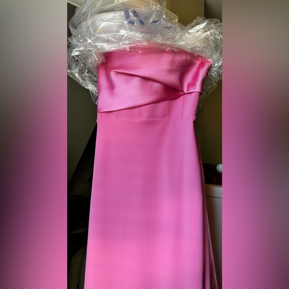 The Kinsley Maxi Dress in Rose Pink size UK 8 US 4 - Picture 7 of 9